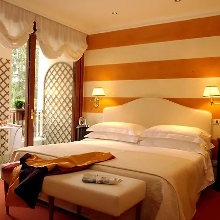 Hotell Charming Dei Chiostri 4*
