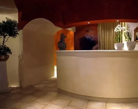 Charming Dei Chiostri Hotell 4*