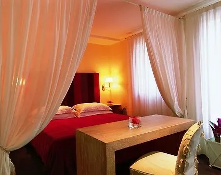 Charming Dei Chiostri Hotel