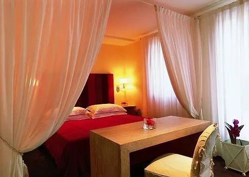 Charming Dei Chiostri Hotel