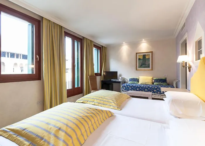 Charming Dei Chiostri Hotel