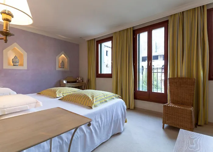 Charming Dei Chiostri Hotel 4*