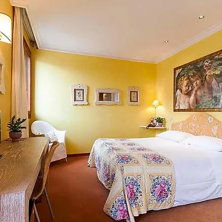 Hotel Charming Dei Chiostri 4*