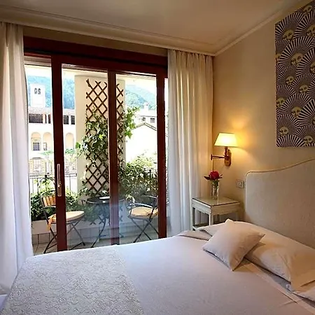 Charming Dei Chiostri Hotel