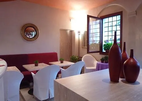 Charming Dei Chiostri Hotel